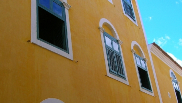 Vista Lateral do casarão sede do Instituto do Museu Jaguaribano (detalhe)- Aracati/CE. Foto: Ramiro Teles
